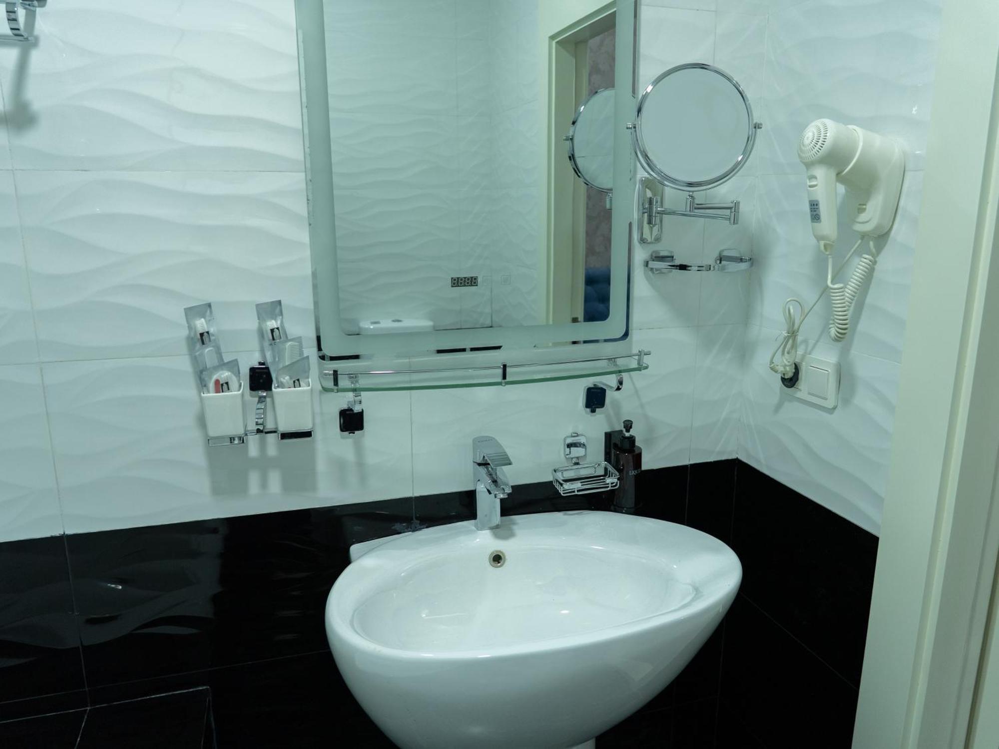Avant Wellness Hotel Pool&Spa, Free Airport Shuttle Service Tashkent Exterior photo