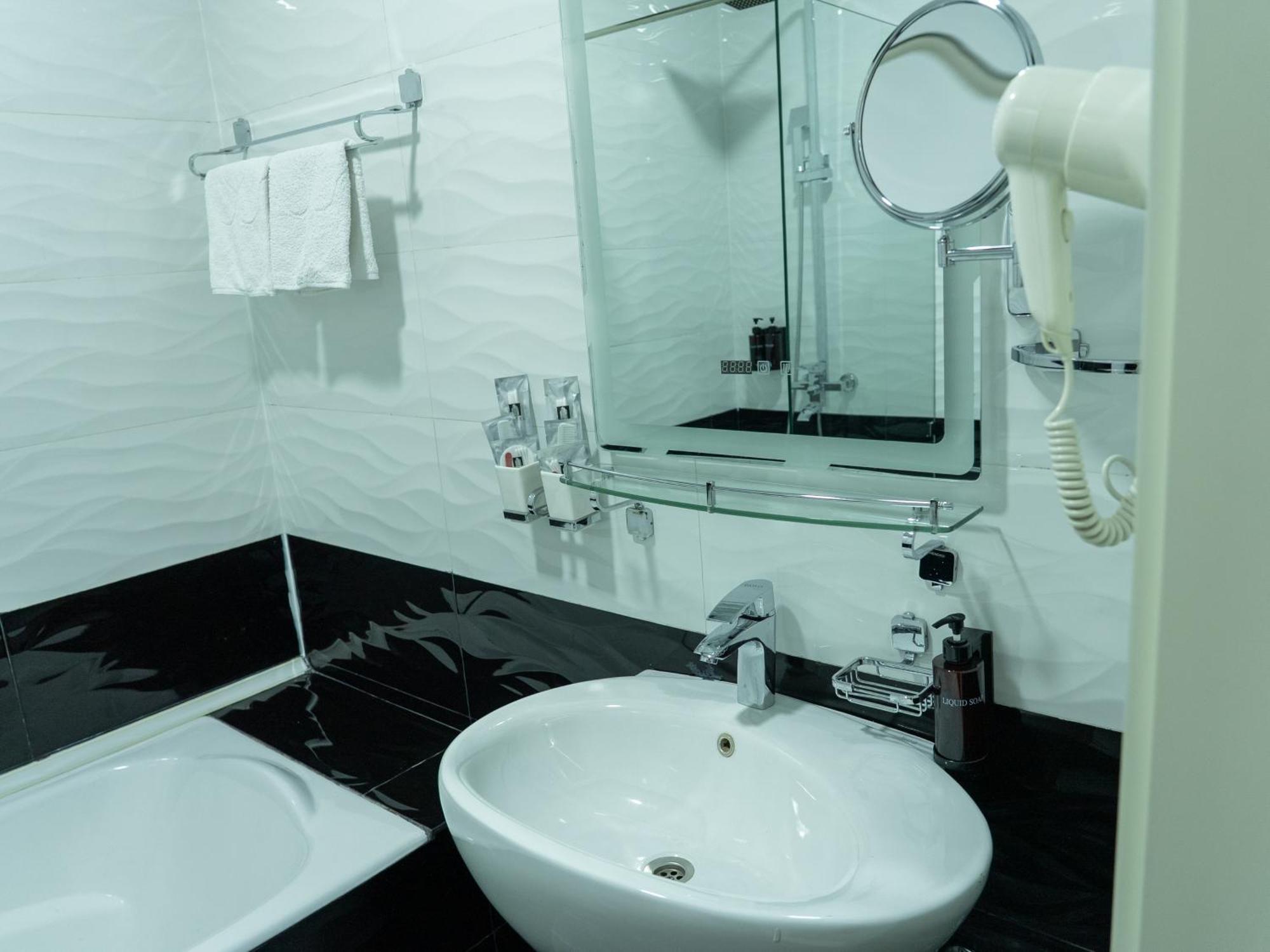 Avant Wellness Hotel Pool&Spa, Free Airport Shuttle Service Tashkent Exterior photo