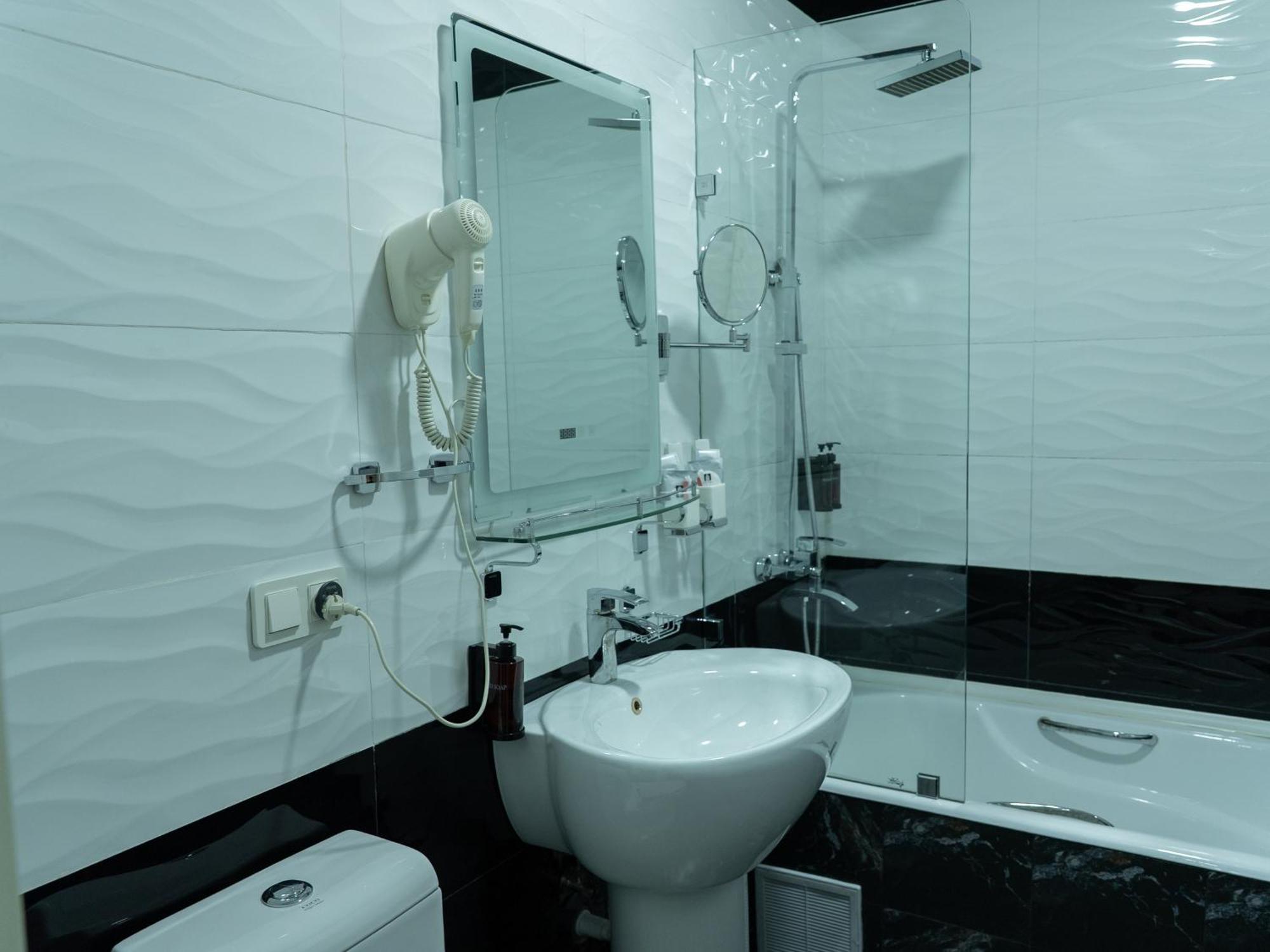 Avant Wellness Hotel Pool&Spa, Free Airport Shuttle Service Tashkent Exterior photo